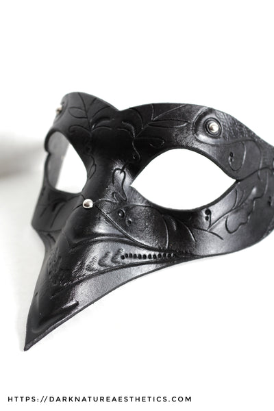 "Deep Abyss" Heva Long Nose Leather Mask
