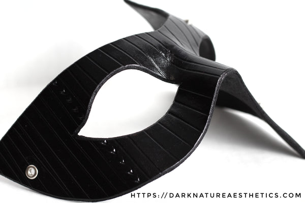 "Deep Abyss" Ardaric Asymmetric Leather Mask